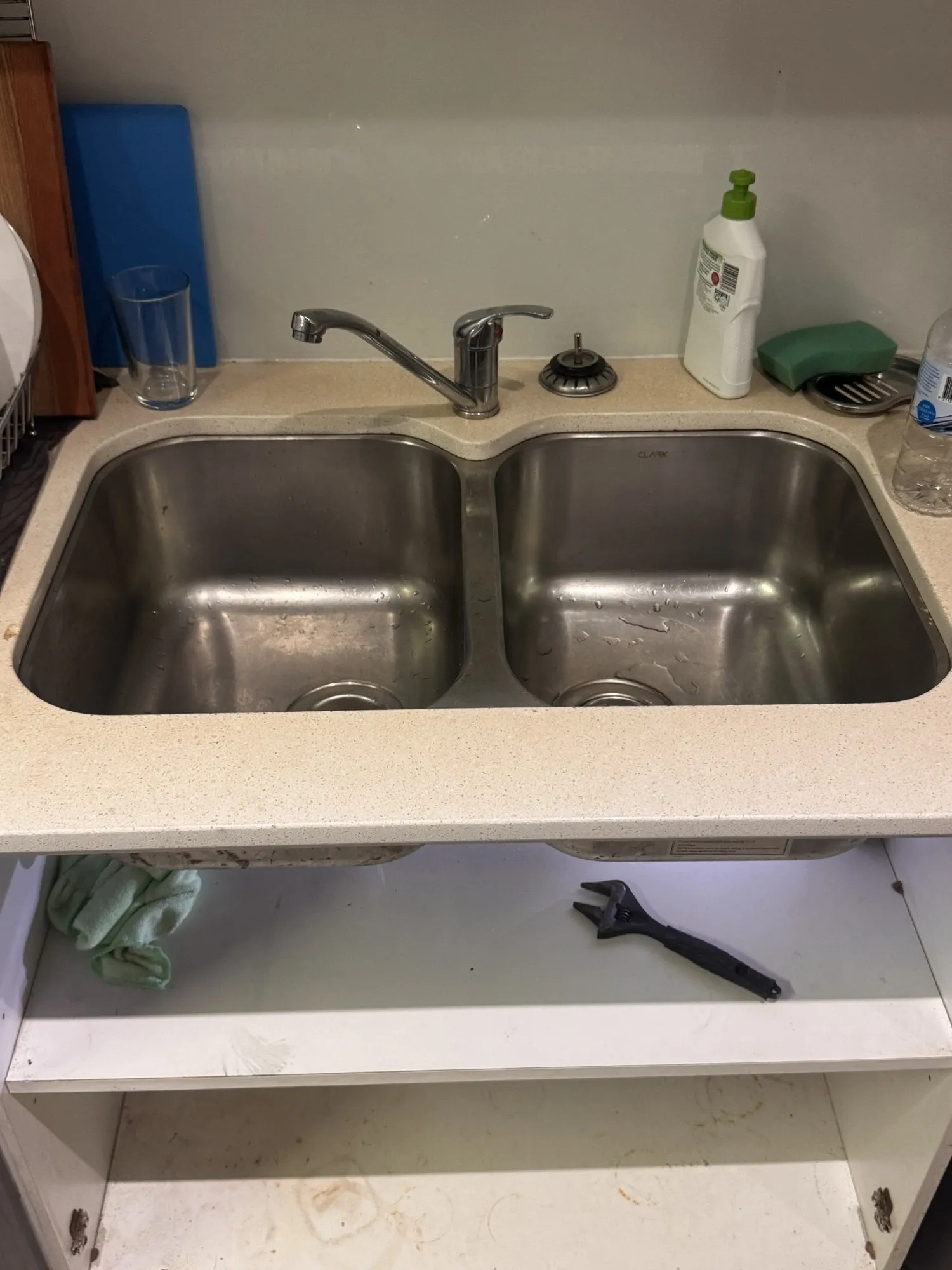 Abbotsford kitchen sink with the old single-lever mixer tap, before the upgrade